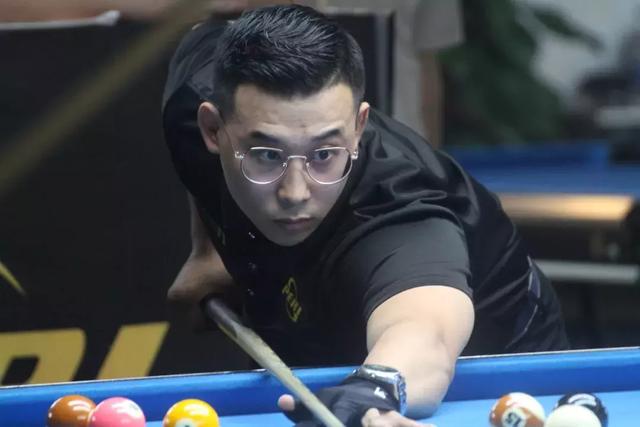 赛前更衣室 赛前更衣室