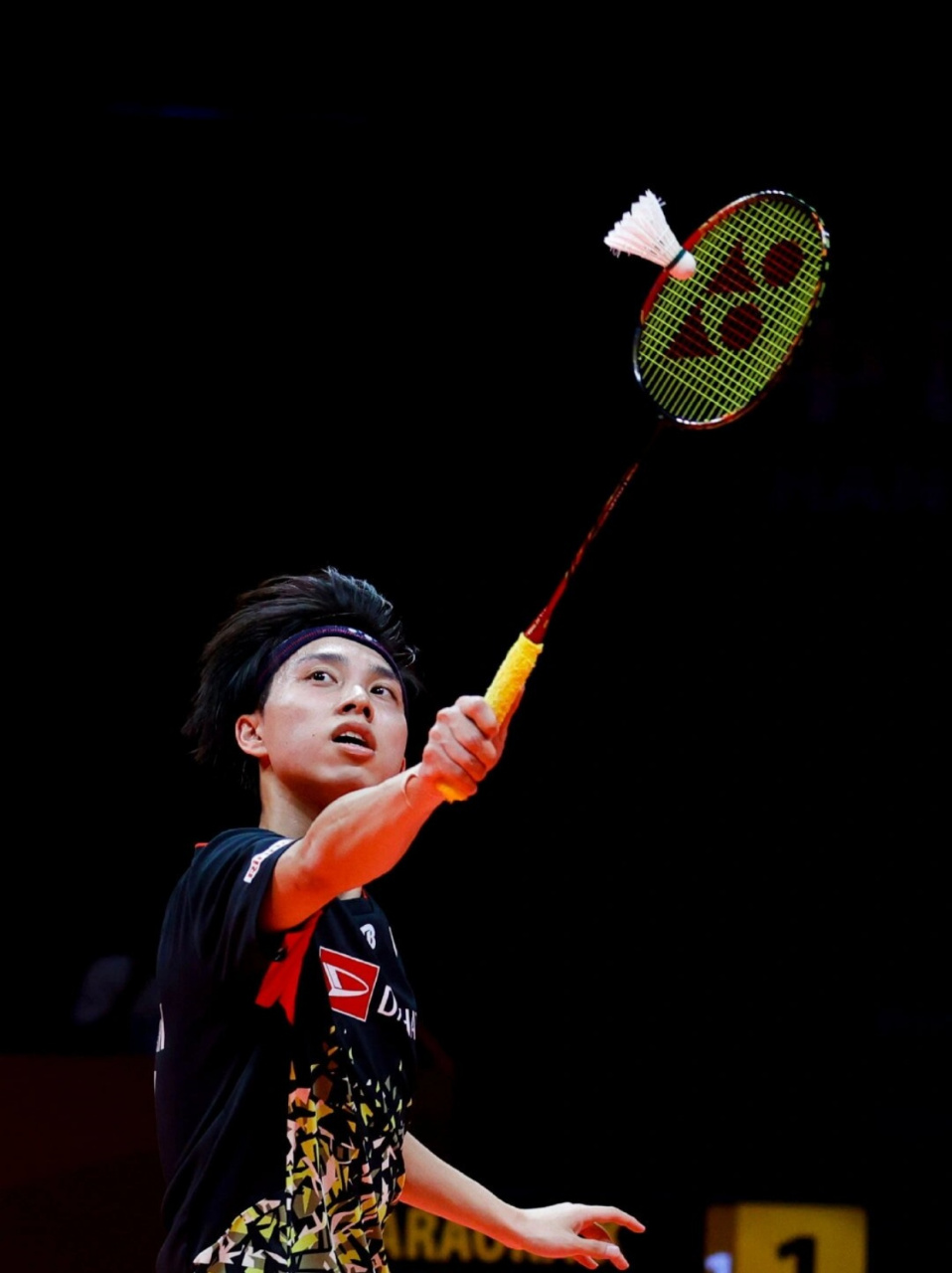 周琦在场上 周琦在场上